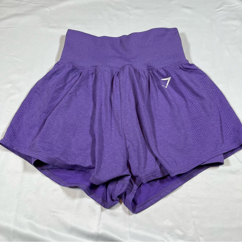 Gymshark Women’s purple high-waisted shorts Size S lined